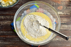 Ватрушки с творогом и изюмом Ватрушки с творогом и изюмом