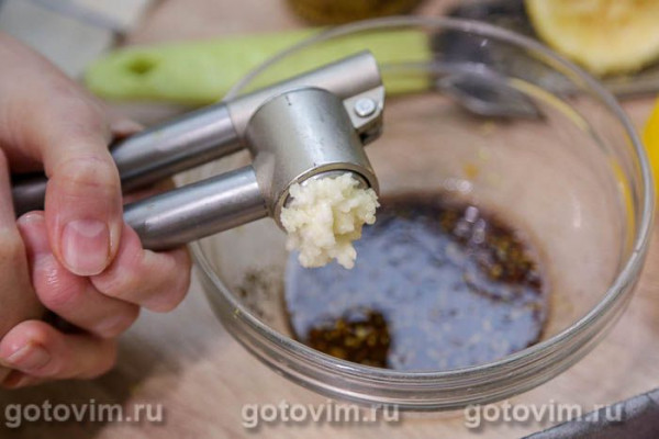 Свиная грудинка с горчицей, лимоном и мятой в духовке Свиная грудинка с горчицей, лимоном и мятой в духовке